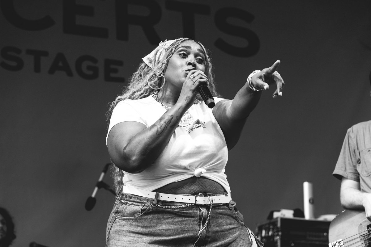 MaruneBoy's tweet photo. That downpour stopped yesterday because it was time for @BrittNicx to perform. (That’s my story and I'm stickin’ to it.) https://t.co/iNbv2CysHX