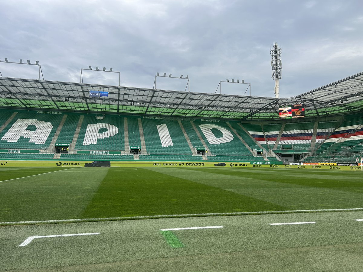 skrapid's tweet photo. Die Vorbereitungen laufen! Noch knapp 135 Minuten bis Kickoff!
#skrapid #SCR2025 #SCRFCD https://t.co/zwPZty9CV3