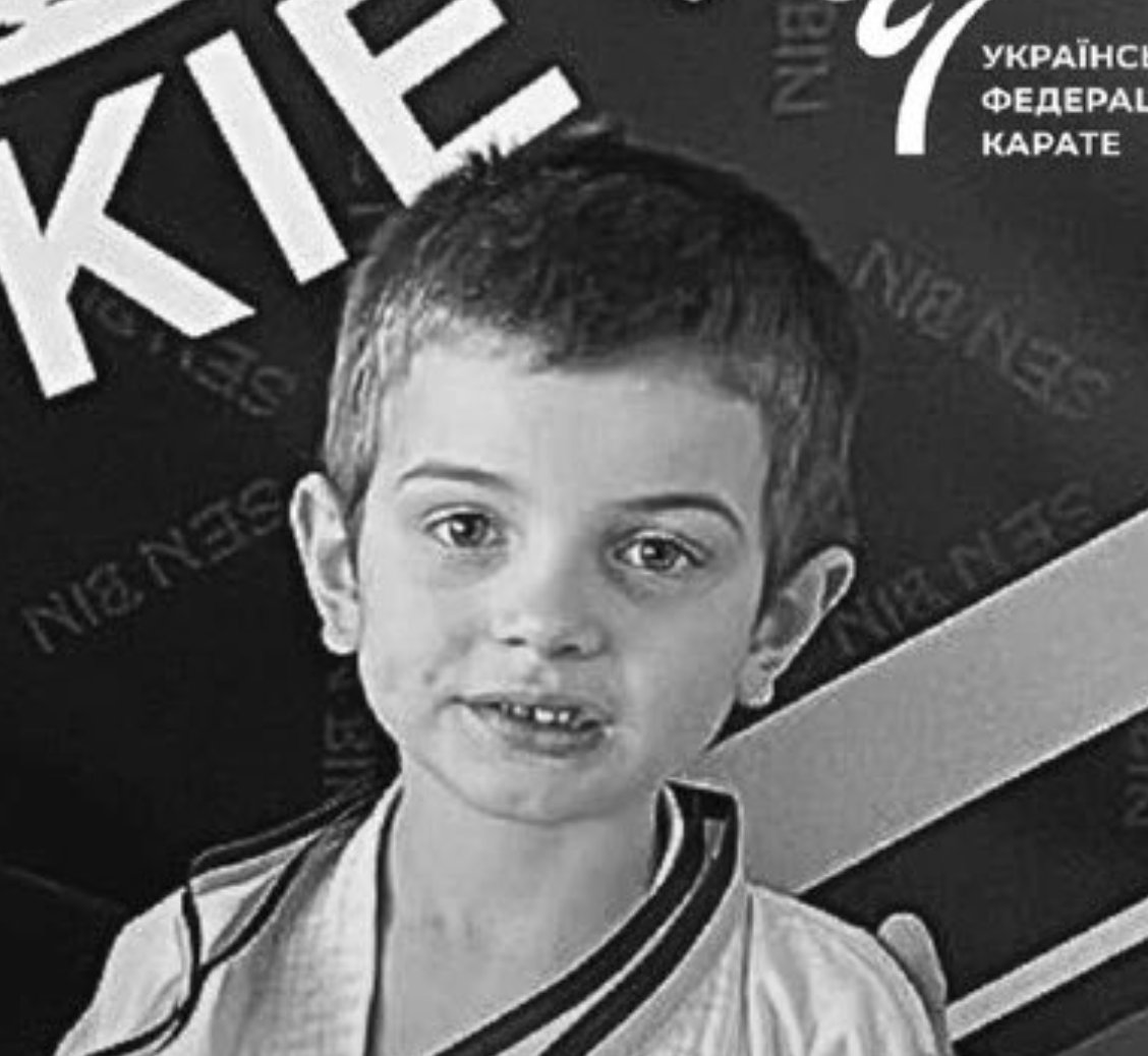 Dnes ráno v Kyjevě ruská raketa zabila šestiletého Matvije Marčenka.  Cvičil karate. Snil o vítězstvích. Plánoval si je ve své dětské hlavě...🖤 
Rusko je třeba zastavit. A lze to udělat. Silou.