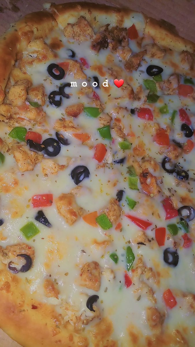 Meericiuos's tweet image. Thank you chairman @aazanawais 🤡
#pizzaparty ❣