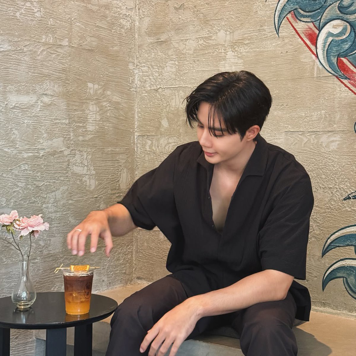 sapphire_Nu's tweet photo. 🖤🖤🖤🖤
#ZeePrukFriendOfCOS
#COSSS24xZeePruk
#COSxZeePruk
#COSSS24 #COSThailand
@zee_pruk ♡ #ZeePruk https://t.co/9uzuiDMiUE