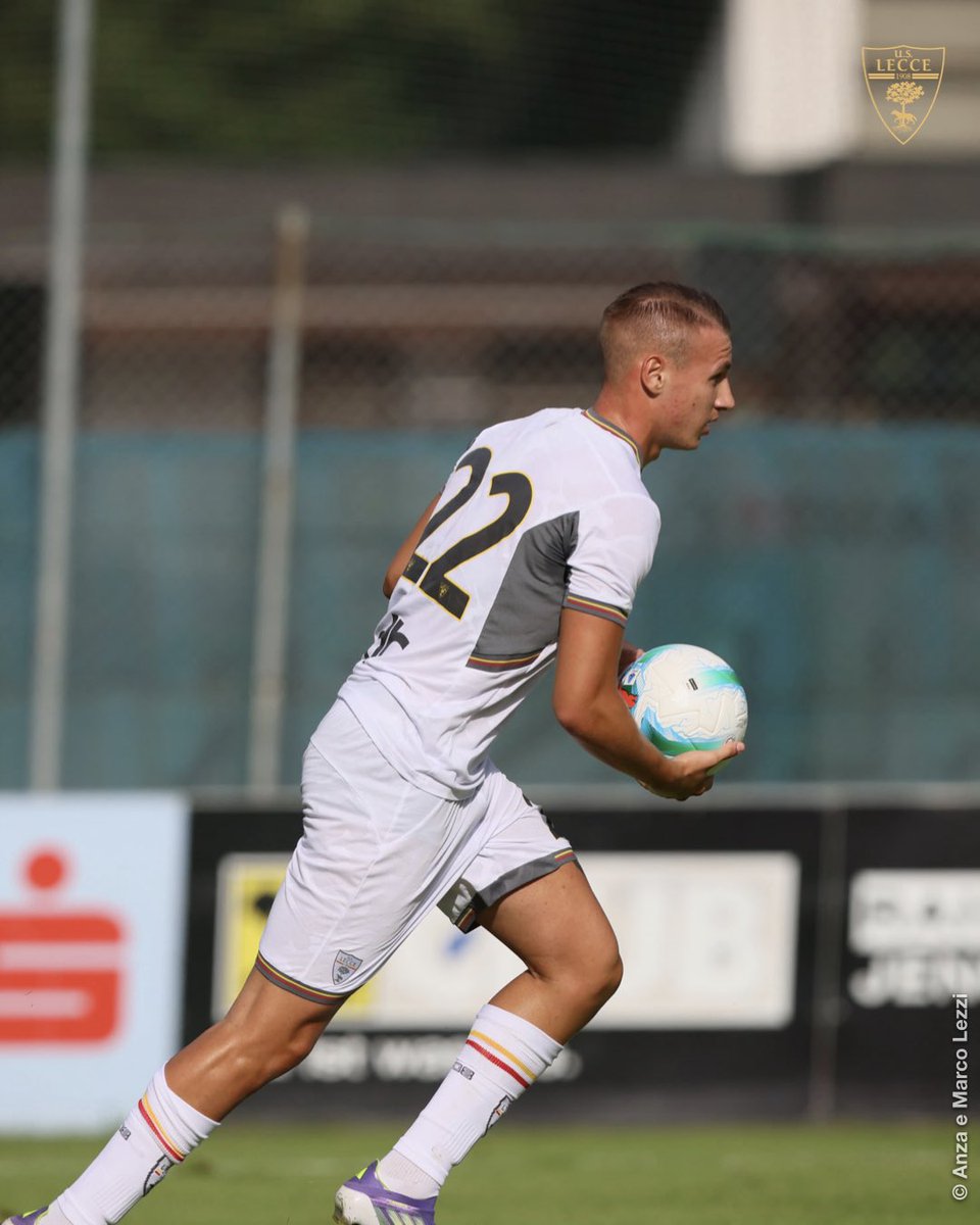 ⏸️ | Giallorossi sotto di un gol a fine primo tempo. A segno dal dischetto Camarda