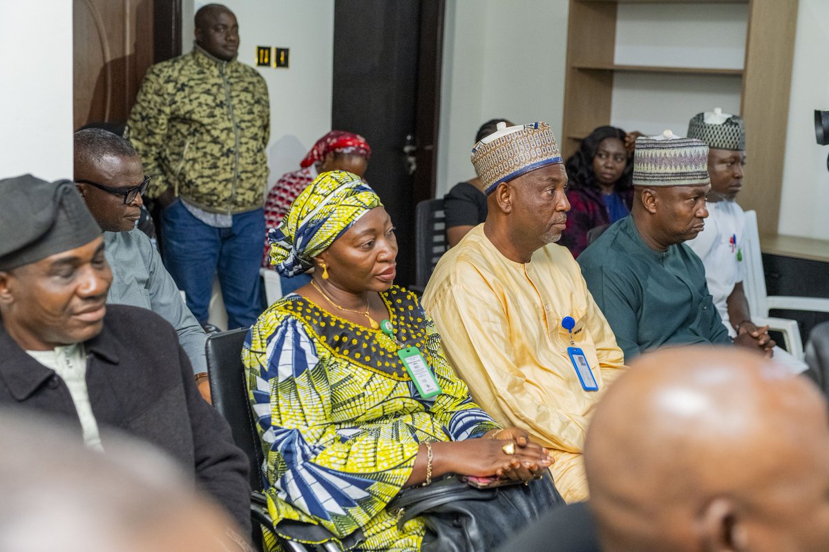 plasiecorg's tweet photo. 📍 Earlier Today: PLASIEC Chairman, Hon. Plangji Daniel Cishak, hosted INEC Plateau REC, Mallam Mohammed Abubakar Sadiq, at the commission’s HQ in Jos.
🤝 The courtesy visit marks a renewed push for collaboration between the two electoral bodies.
#PLASIEC #INEC #PlateauState https://t.co/y4DIIYwi9X