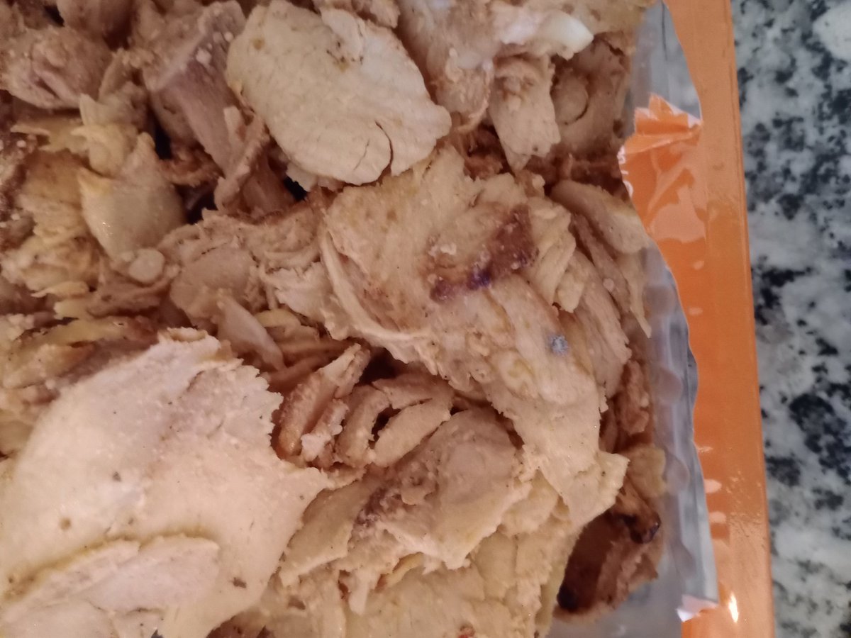 Son kullanma tarihine aylar kalmasına rağmen dolapta bozulup kokmuş. Üzdün... <a href="/banvit/">Banvit</a>