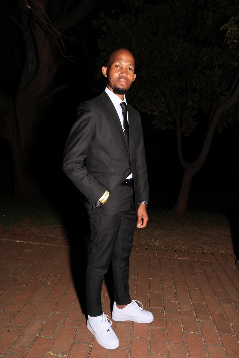 The Ndebele Students Association congratulates Simphiwe Skosana on graduating with a BSc in Computer Science &amp; Informatics from UJ.

A true leader — former UJ Chairperson, SG &amp; Treasurer General of the NSA NEC. Siyakuthokozisa, Magalela! 🧡🔥
\#NSA #GraduATE #OrangeArmy