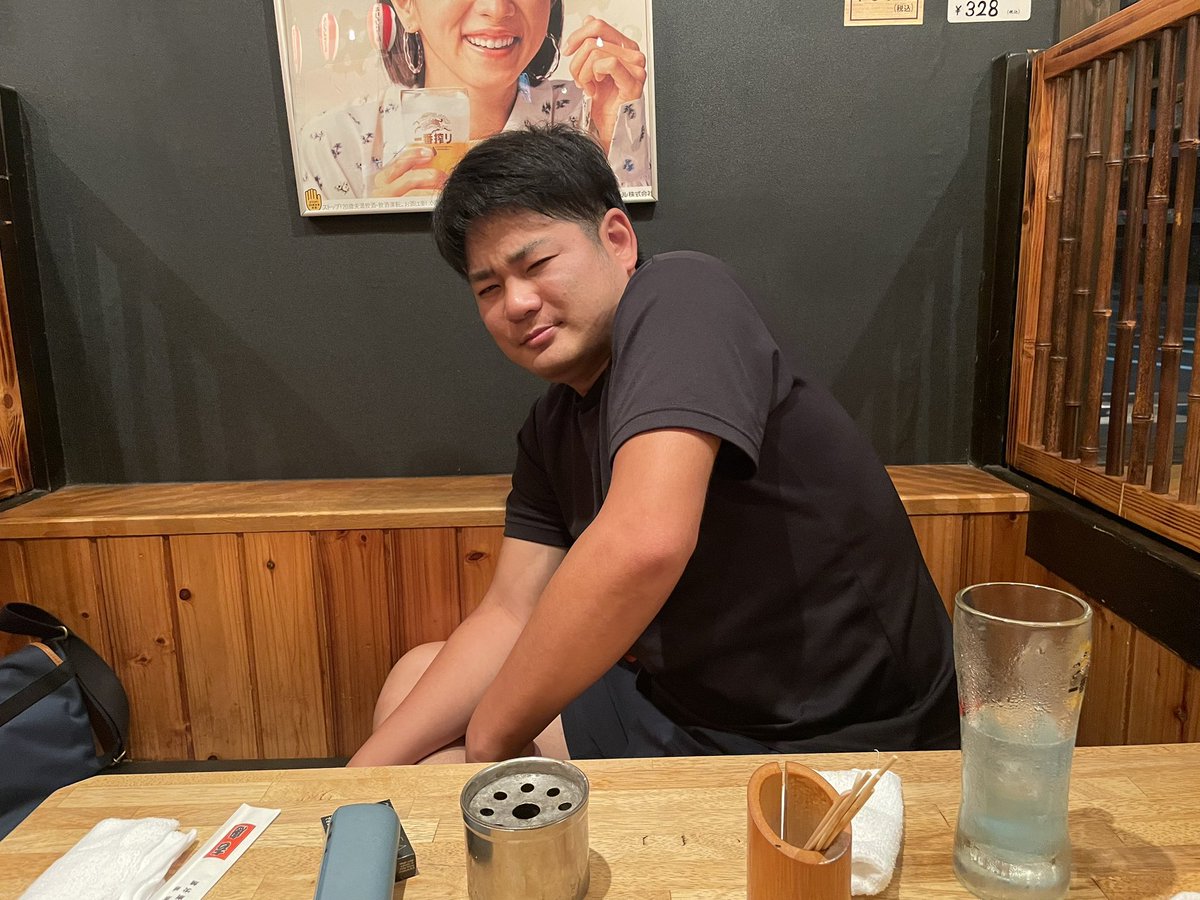 knt0708's tweet photo. 明日この人主役で名古屋で結婚式やのに新幹線チケット取ってない人。 https://t.co/ivFwZ4gZeu