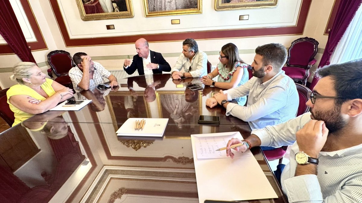 SER Andalucía Centro Antequera (@ser_antequera) on Twitter photo 📜 #Antequera anuncia las seis distinciones honoríficas que entregará en el Día de la Ciudad
➡️ cadenaser.com/andalucia/2025…
💻 Más info en <a href="/SER_Antequera/">SER Andalucía Centro Antequera</a> 📜 #Antequera anuncia las seis distinciones honoríficas que entregará en el Día de la Ciudad
➡️ cadenaser.com/andalucia/2025…
💻 Más info en <a href="/SER_Antequera/">SER Andalucía Centro Antequera</a>