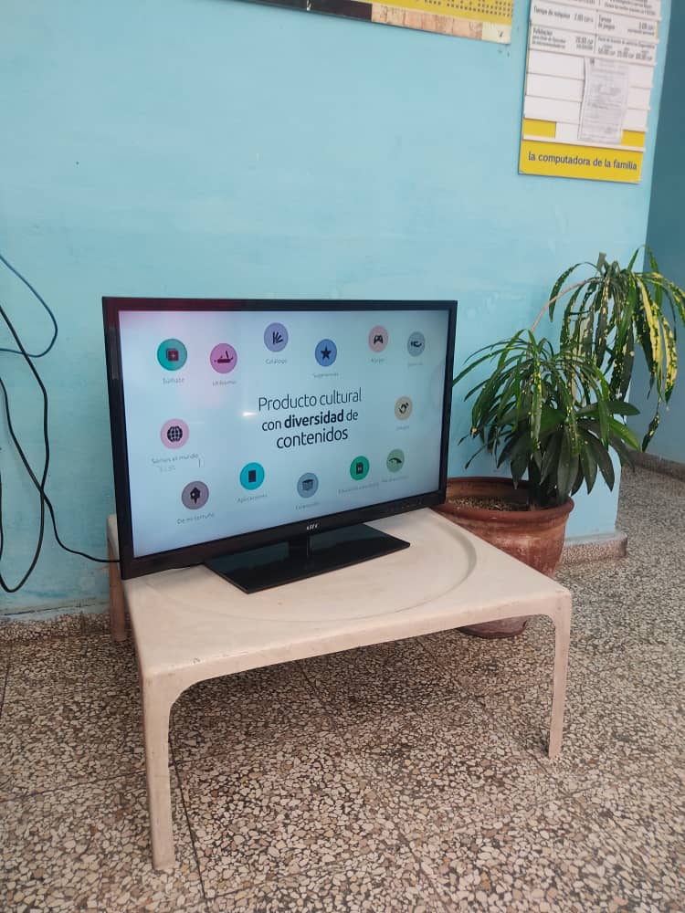 Promoción  de la  Mochila especial por el verano con una amplia variedad de audiovisuales y material didác-tico especialmente dirigido a niños y jóvenes. 
#AprendeEnVerano
#JovenClubVerano
#VeranoEnJovenClub
#JovenClubTeConecta