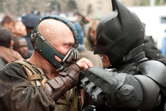 ProfContrerasCC's tweet photo. MUERE ACTOR DE “BATMAN”
En una playa cerca de Tel Aviv, Israel, murió el actor de 60 años Alon Aboutboul frente a una multitud, reporta @N12News.
El artista era conocido principalmente por su rol en: The Dark knight rises de Christopher Nolan.

⚡️ https://t.co/iKLPpJl2uC