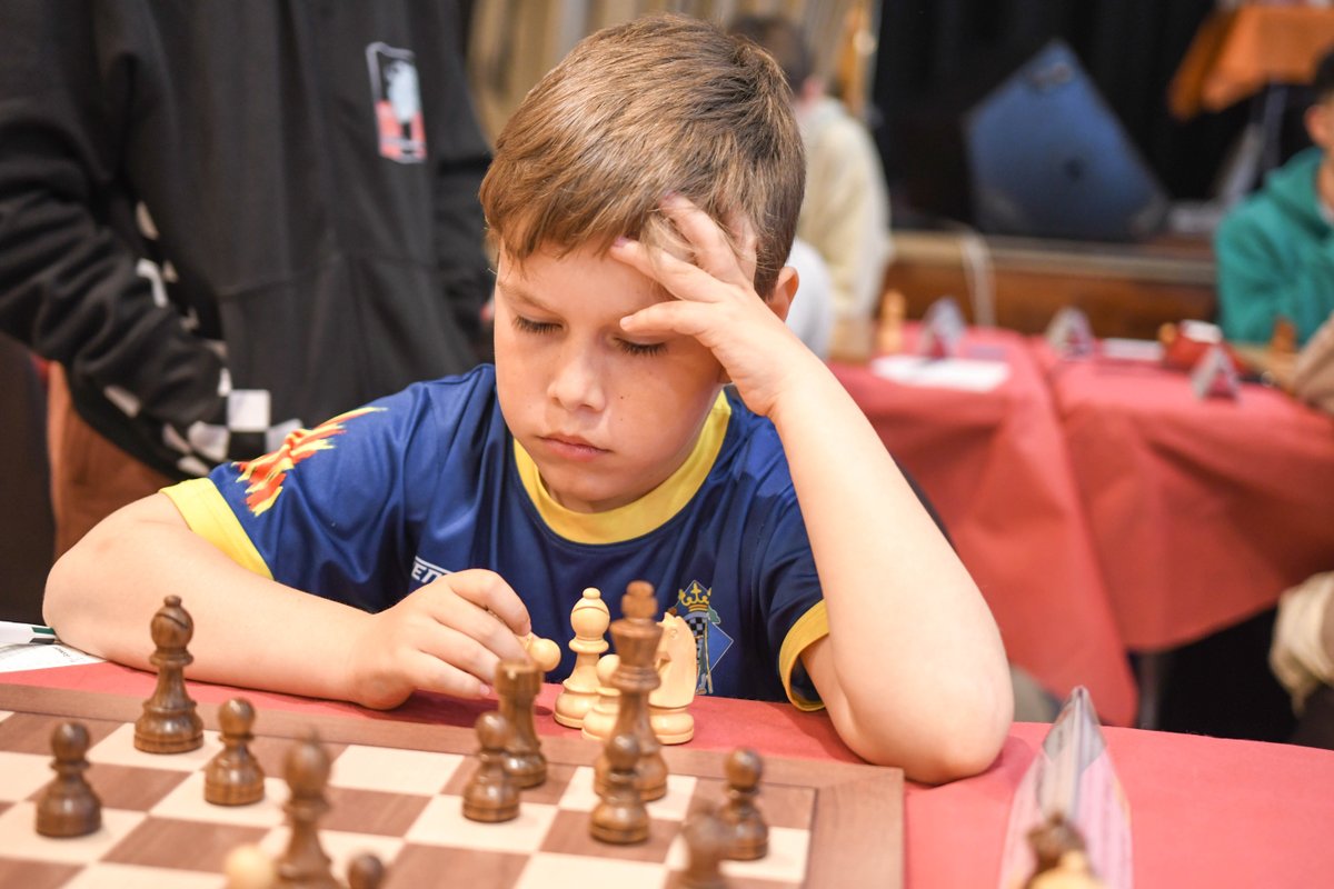 Revista Peón de Rey (@revistapdr) on Twitter photo ♟️✨👦 A sus 8 años, Marc Barceló Melnyk es ya una figura del #ajedrez catalán, español e incluso mundial. Número 1 del mundo de su edad según Elo FIDE ⚡ Pasen y vean su increíble partida rápida con el 8 veces campeón español <a href="/illescasmiguel/">Miguel Illescas</a> 🙏 RT 💝 #suscripcionPDR #PDR177 ♟️✨👦 A sus 8 años, Marc Barceló Melnyk es ya una figura del #ajedrez catalán, español e incluso mundial. Número 1 del mundo de su edad según Elo FIDE ⚡ Pasen y vean su increíble partida rápida con el 8 veces campeón español <a href="/illescasmiguel/">Miguel Illescas</a> 🙏 RT 💝 #suscripcionPDR #PDR177