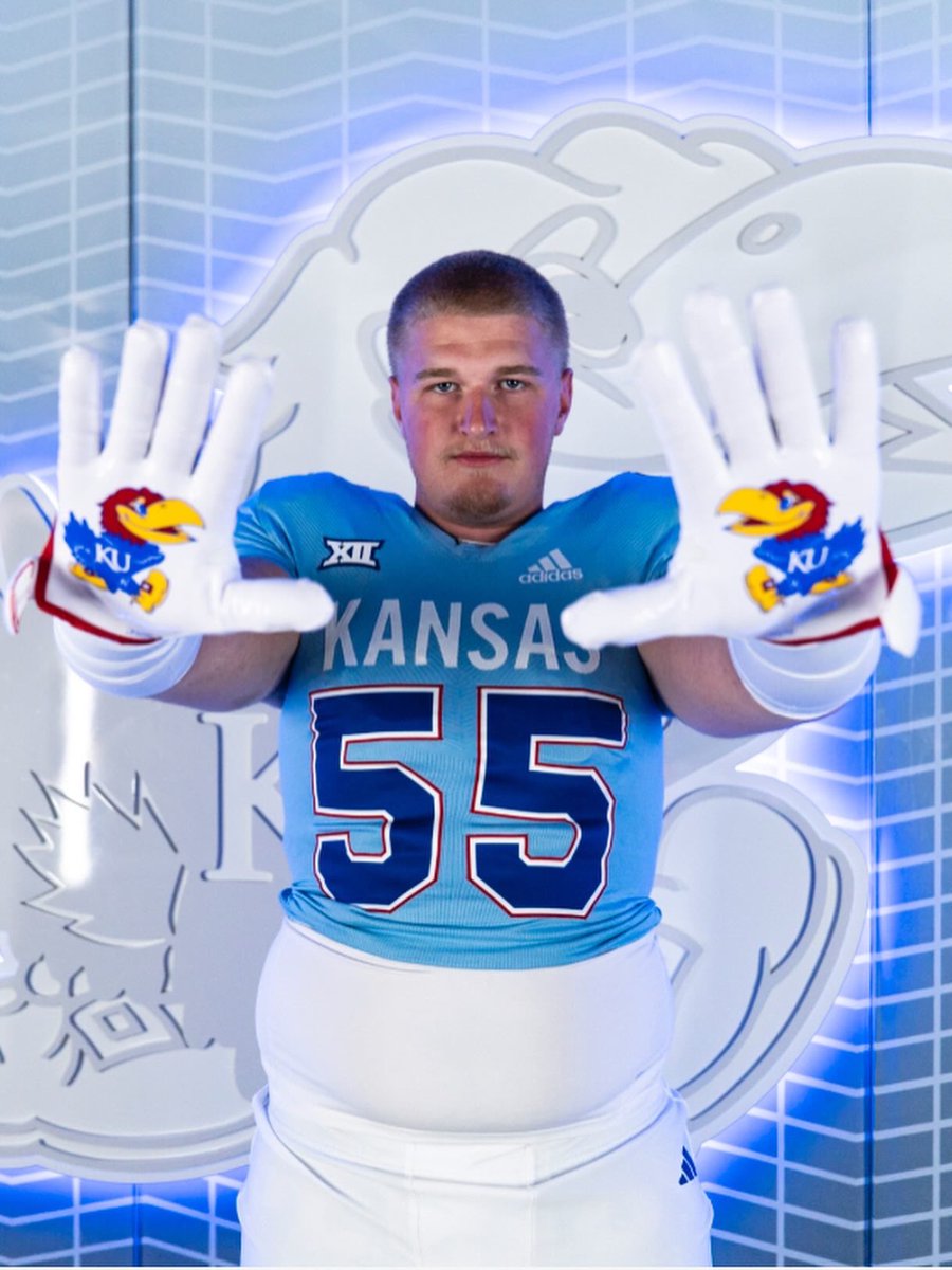 event.fan-pledge.com/837r25/Partici…
If anyone is interested in donating to my football team my dms are open!! Thank you!!
Rock chalk