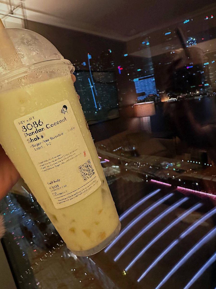 Ruby0Ru's tweet image. There is prosperity outside the window, and comfort in my hands. This feeling is just right~