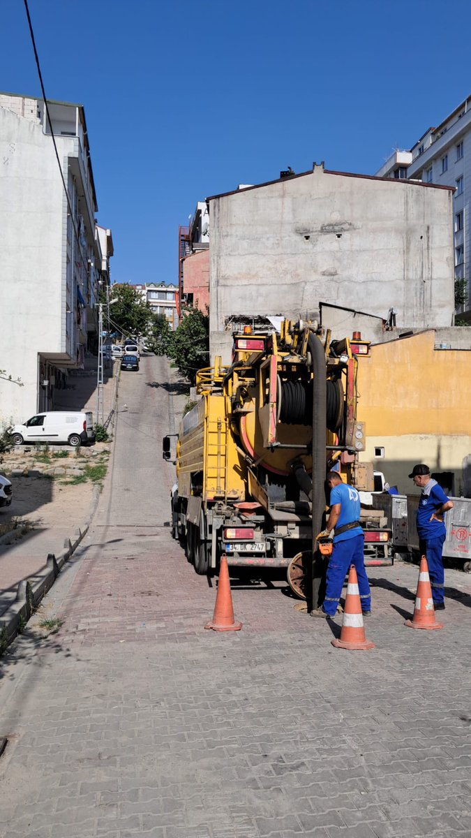 💦 #İSKİ olarak Başakşehir İlçemizin hem bugününe hem geleceğine yatırım yapıyoruz. 

💦 Periyodik temizlik yaparak tıkanıklık ve kötü kokuyu önlüyor, bu sayede alt yapılarımızın ömrünü uzatıyor ve çevre sağlığına katkı sunuyoruz.
