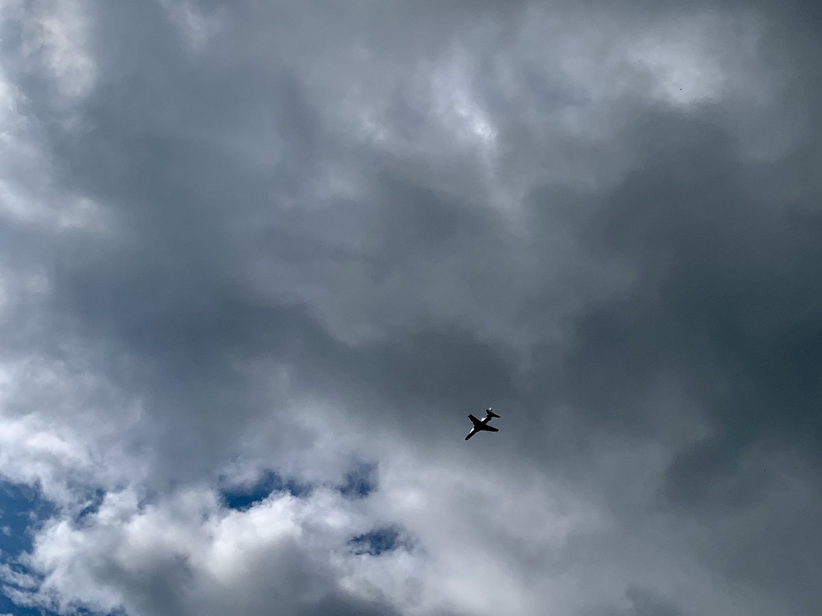 Héloïse Fayet (@hfayet) on Twitter photo Les petites joies des vacances au pays de Galles : les vieux châteaux, les moutons… et les entraînements des avions de la <a href="/RoyalAirForce/">Royal Air Force</a> juste au-dessus de la maison 🤩 Les petites joies des vacances au pays de Galles : les vieux châteaux, les moutons… et les entraînements des avions de la <a href="/RoyalAirForce/">Royal Air Force</a> juste au-dessus de la maison 🤩