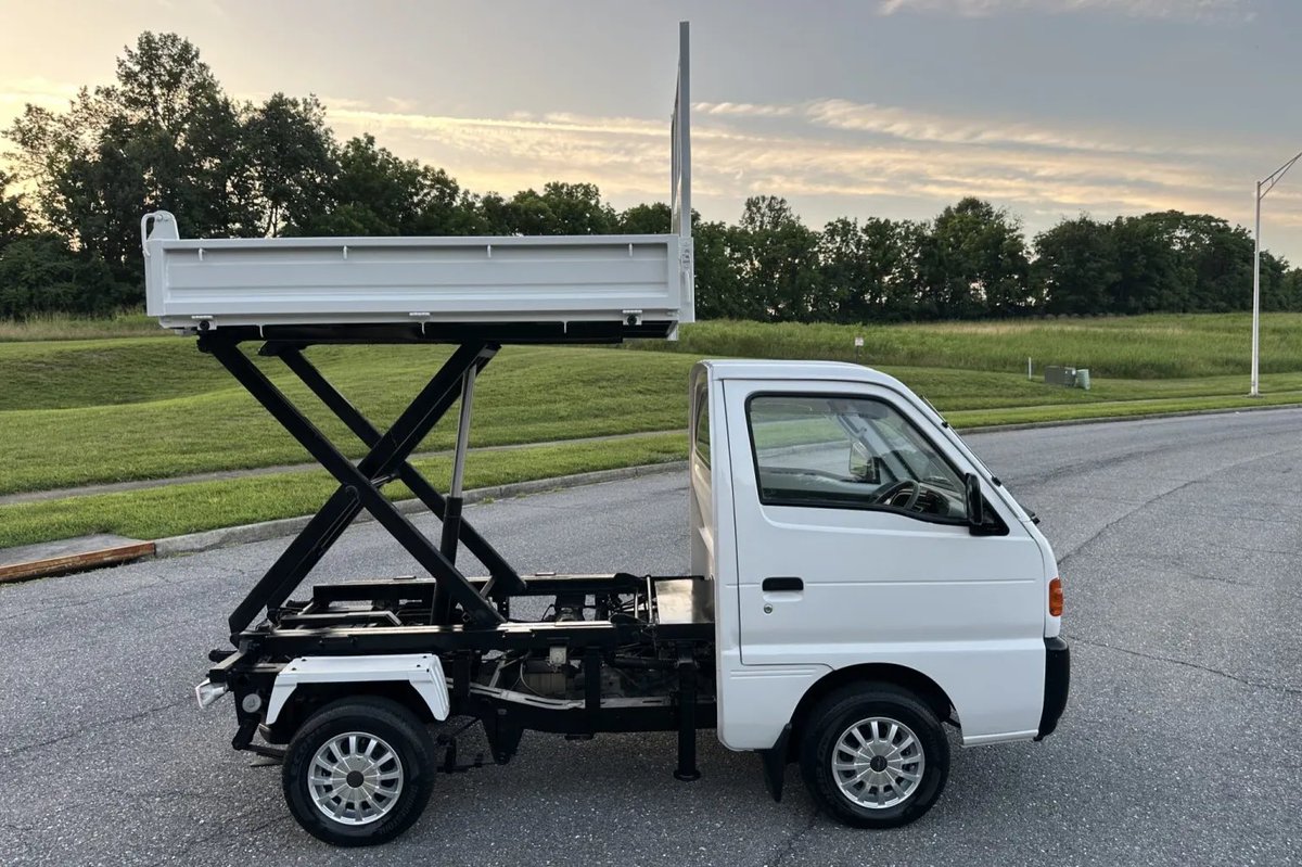 Here we go again. This little scissor lift pickup truck would be of more use to many than all the oversized pavement princess pickups out on American roads.