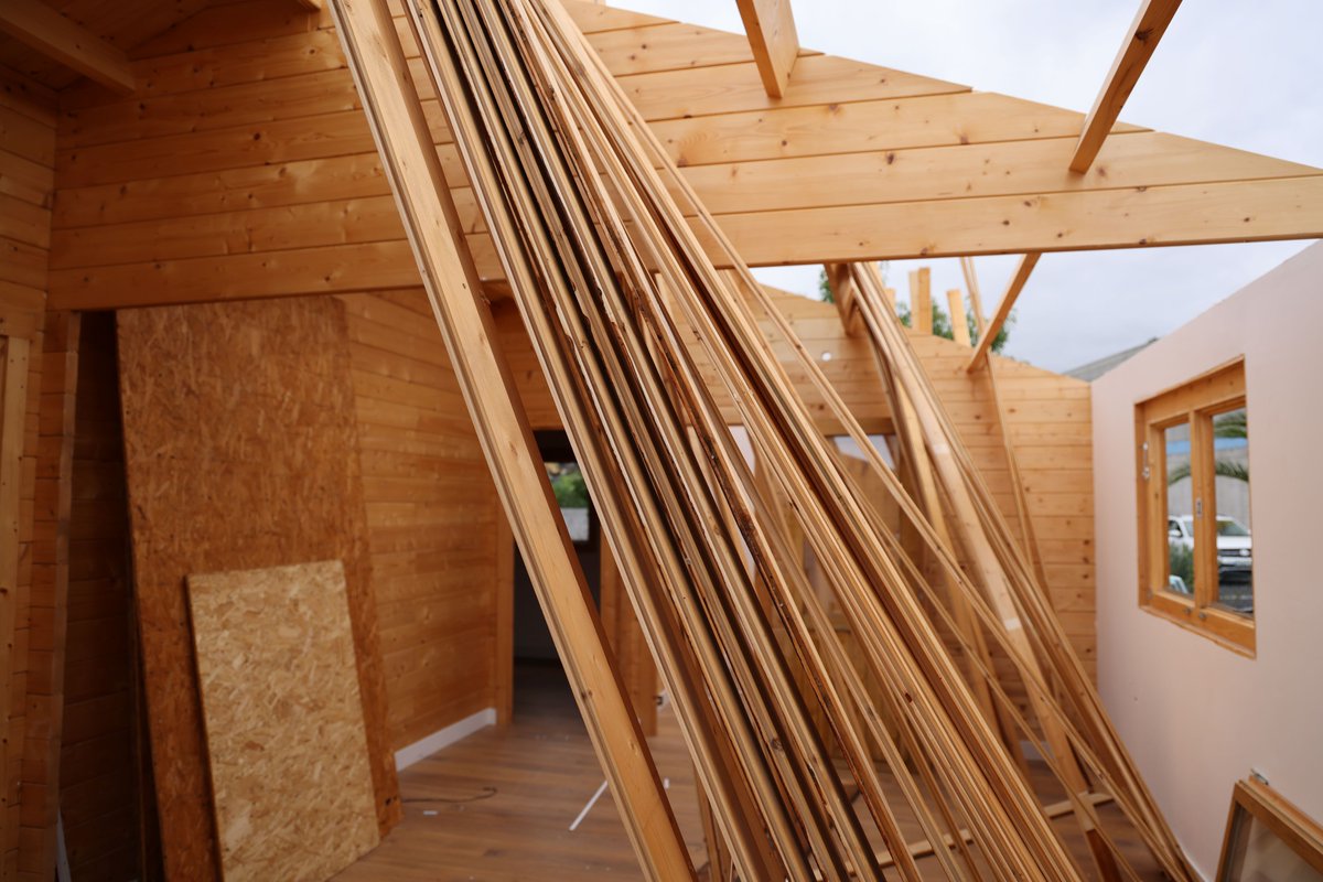 Comienza la retirada de las primeras viviendas temporales para afectados por el volcán
elapuron.com/noticias/socie…

#retirada #viviendasdemadera #elpaso #Tajogaite #posvolcan #LaPalma