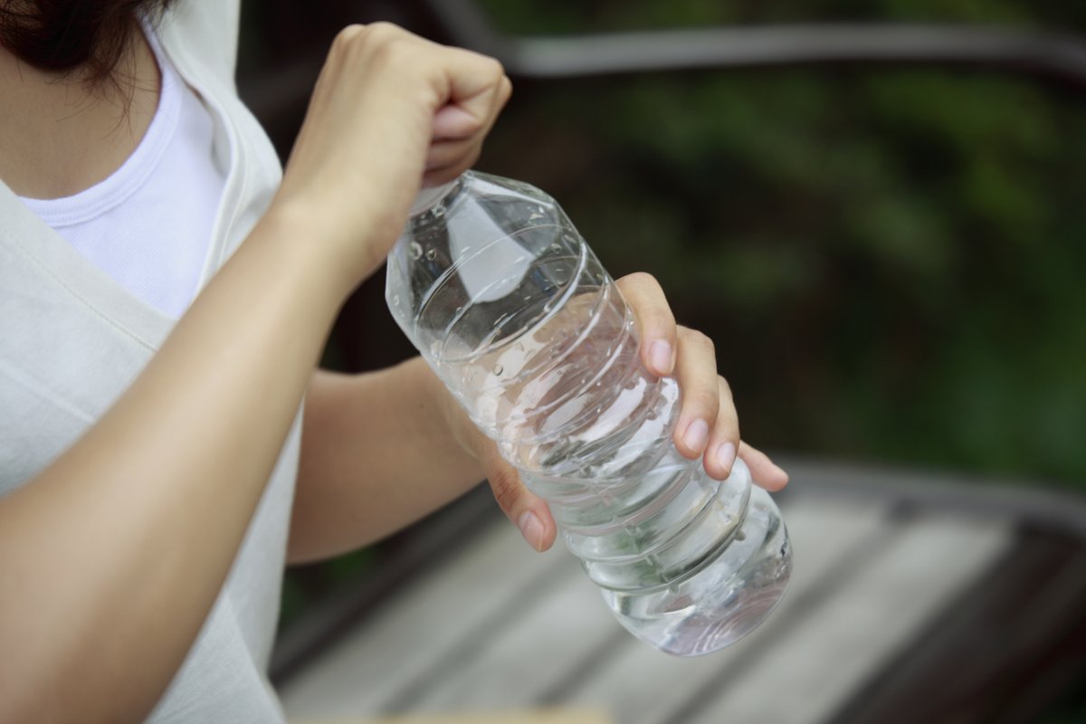 #Water and #electrolytes are lost when you sweat during #exercise, especially in hot weather. If these losses not replenished, you could be in trouble. That's why it's important to stay hydrated. Here's what you need to know: bit.ly/3Ub0MvE.