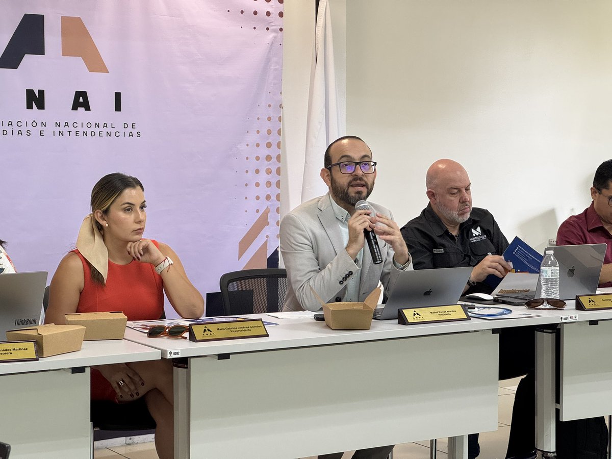 🎓 Por primera vez en 15 años, el Instituto de Formación y Capacitación Municipal de la UNED participó en una sesión ordinaria de la Junta Directiva de ANAI 🏛️.

🤝 Conversamos sobre su oferta educativa cuatrianual 📚 y la necesidad de formar alianzas estratégicas en temas clave