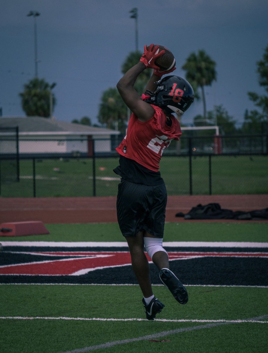 back and better! sophomore season loading #1t1t <a href="/PalmettoFBall/">Palmetto Football</a> <a href="/Coach_KThoma/">KT</a> <a href="/CoachSandersPHS/">Eric Sanders</a>