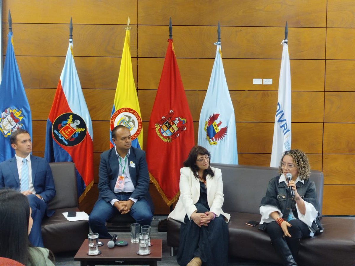 Codaltec's tweet image. 📚 CODALTEC estuvo presente en Trazos de Pluma, Historias que Transforman de @divriveteranos.
Daniz Calderón Mendoza participó como panelista en el conversatorio “Honor, Gratitud y Resiliencia” con su propuesta Bitácora de Narrativas.
#HistoriasQueTransforman #CODALTEC #Veteranos