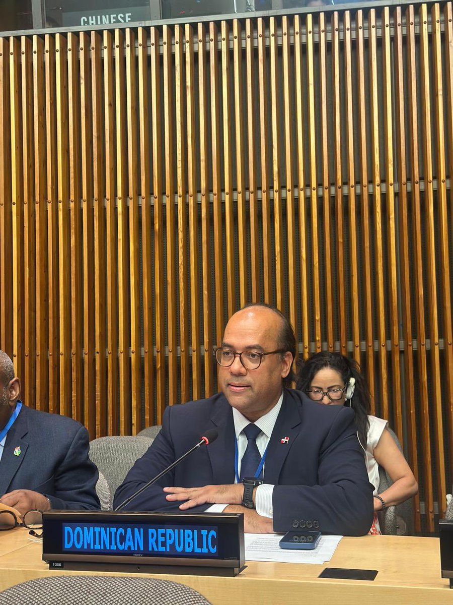 Hoy, el embajador Wellington Bencosme, representante permanente de la República Dominicana 🇩🇴 ante Naciones Unidas 🇺🇳, fue elegido vicepresidente del Consejo Económico y Social (ECOSOC), para el período de sesiones 2025-2026. 

La elección se realizó por aclamación durante la
