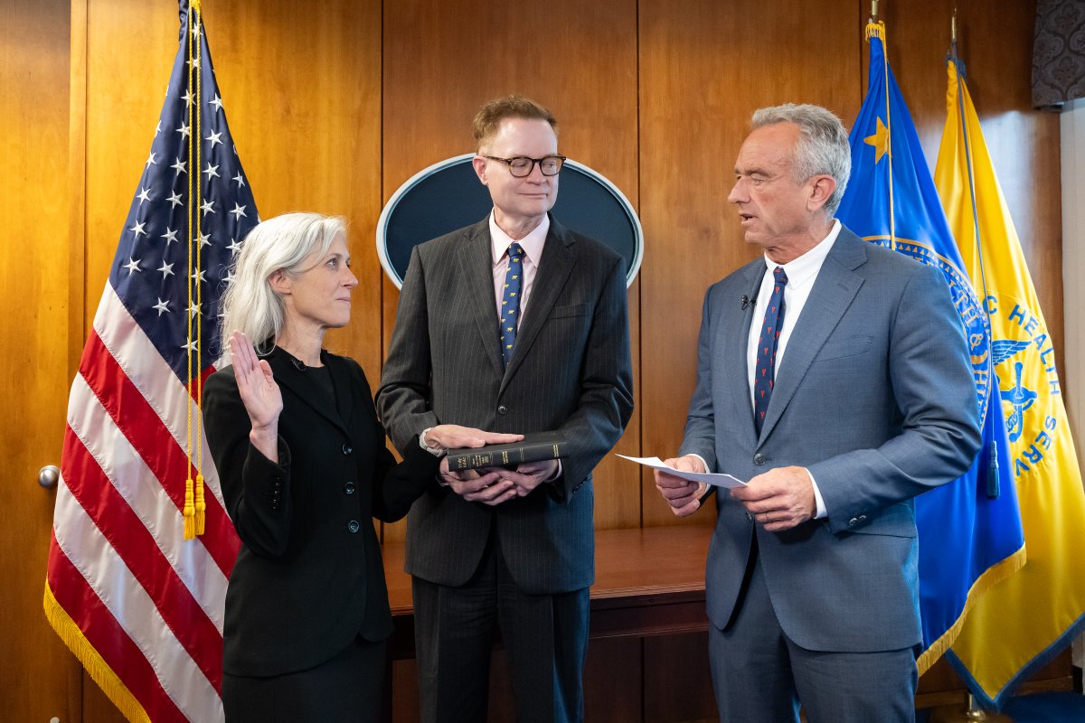 HHS.gov (@hhsgov) on Twitter photo 📸Today, <a href="/CDCMonarez/">CDC Director Susan Monarez</a> was sworn in as Director of <a href="/CDCgov/">CDC</a>.
"Director Monarez is a public health expert with unimpeachable scientific credentials. I have full confidence in her ability to restore the CDC’s role as the most trusted authority in public health" - <a href="/SecKennedy/">Secretary Kennedy</a>. 📸Today, <a href="/CDCMonarez/">CDC Director Susan Monarez</a> was sworn in as Director of <a href="/CDCgov/">CDC</a>.
"Director Monarez is a public health expert with unimpeachable scientific credentials. I have full confidence in her ability to restore the CDC’s role as the most trusted authority in public health" - <a href="/SecKennedy/">Secretary Kennedy</a>.