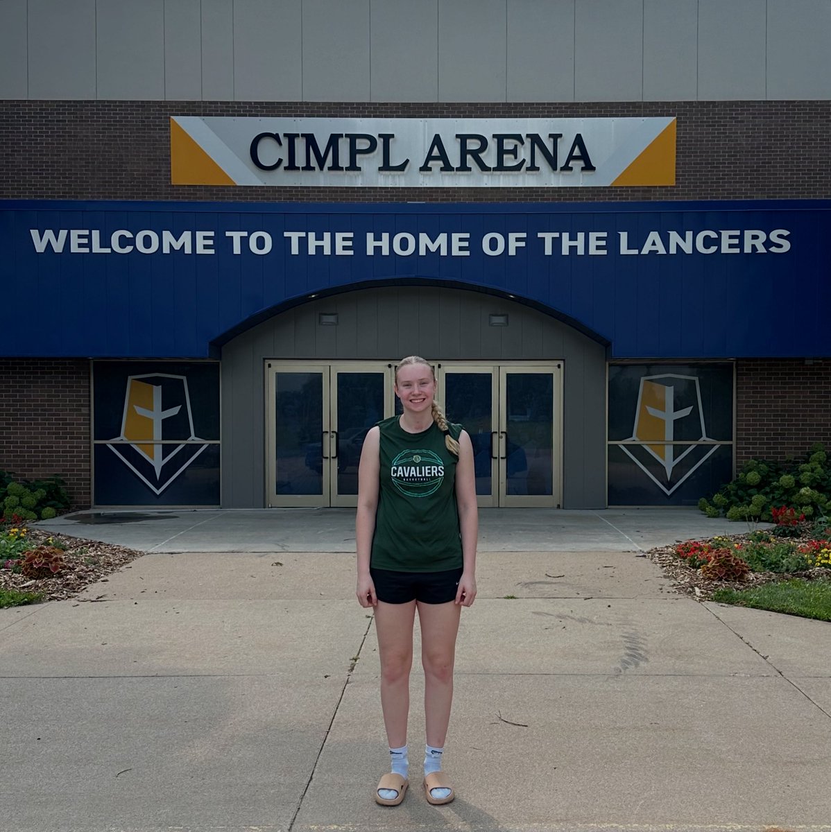 bree_umbreit's tweet photo. Thank you @Coach_Bertram Coach Marissa and @JD_the_GA for inviting me to your elite camp today! I had an amazing time and can’t wait to get back on campus this fall! @MMULancersWBB 

@NorthTartan @SFJeffersonGBB https://t.co/l6b4jKi0rx