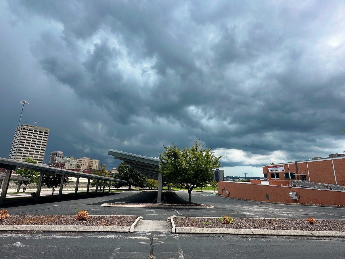 A new era in career &amp; technical education is taking shape in Hamilton County. 

This week, the banners officially went up at the historic Golden Gateway site, future home of the Franklin-Roberts Future Ready Center. Set to open in the 2026-2027 school year, this cutting-edge CTE
