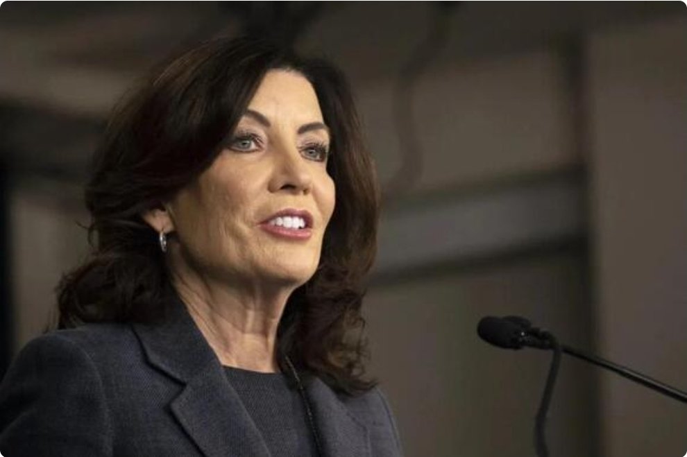 New York <a href="/GovKathyHochul/">Governor Kathy Hochul</a> Warns She Will Also Retaliate If Texas Moves Forward With Redistricting: 'I Won't Sit By'.
Democrats did this in NY, CA, IL, MS...and now they complain. #TexasHouse
share.newsbreak.com/ebcuagcf