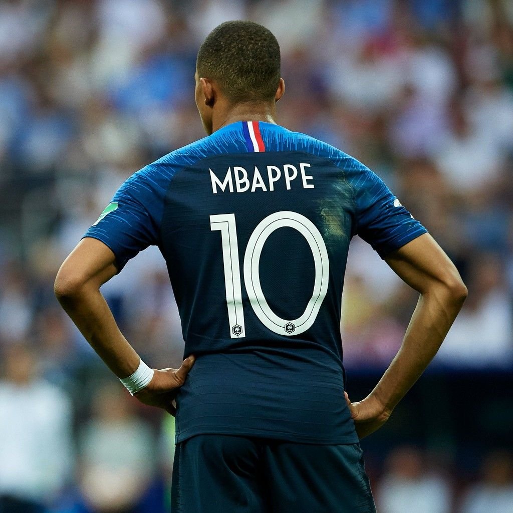 Un goat nous a donné quand même ces deux initiales iconiques

KM7 et KM10