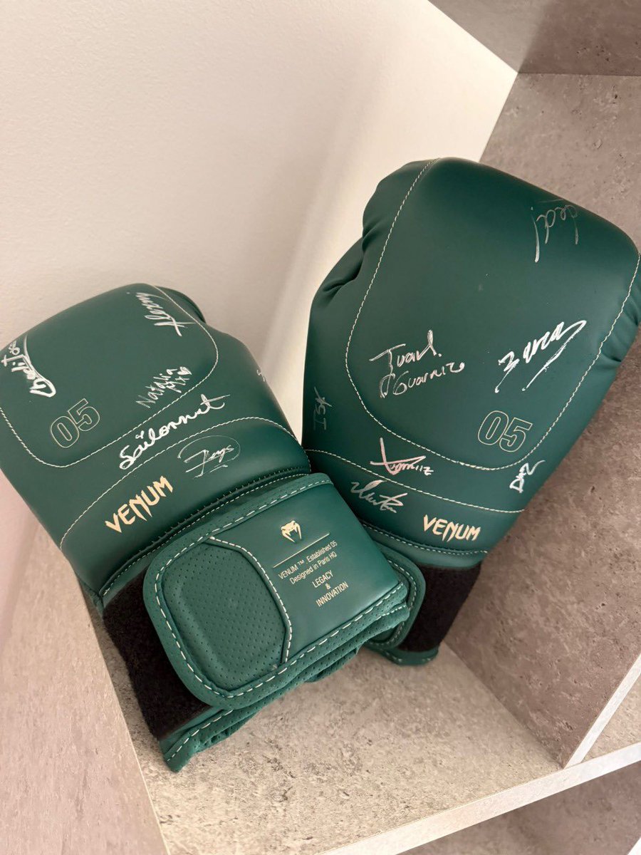¡Últimos días para conseguir los guantes firmados por los peleadores de la DEDsvelada 3! 🥊

🎁 Ya hay más de 15,000 inscritos, ¿vas a quedarte fuera? 👀

📺 Mañana en stream anunciaré a los ganadores en vivo. ¡No te lo pierdas!

Registrarse es fácil, solo siguen unos pasos y ya