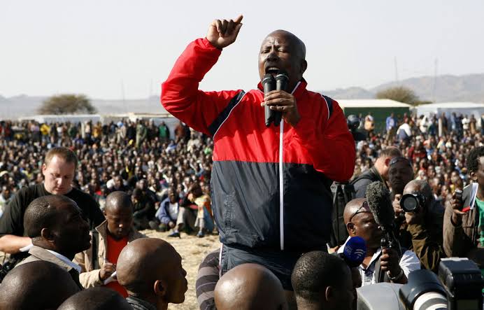 Khomotso KDF🇵🇸 (@khomotsokdf) on Twitter photo <a href="/54Battalion/">Battalion 54</a> The internet knows this meeting of cic Julius Malema with workers at Marikana <a href="/54Battalion/">Battalion 54</a> The internet knows this meeting of cic Julius Malema with workers at Marikana