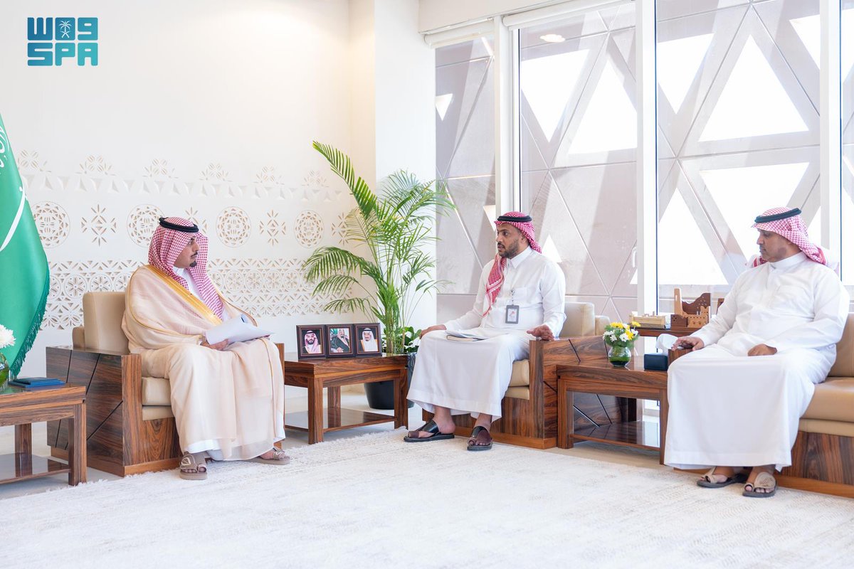 SPAregions's tweet photo. محافظ الدرعية يجتمع مع أعضاء اللجنة الدائمة للسكن الجماعي للأفراد بالمحافظة.
https://t.co/oRq6NIWaxl
#واس_عام https://t.co/MGauAsPbrc