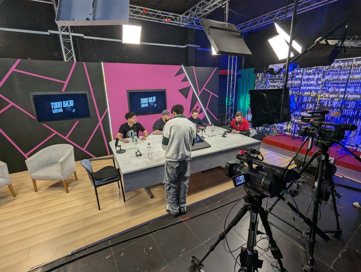 En 5 estoy en VIVO en youtube.com/watch?v=9VyRzJ…