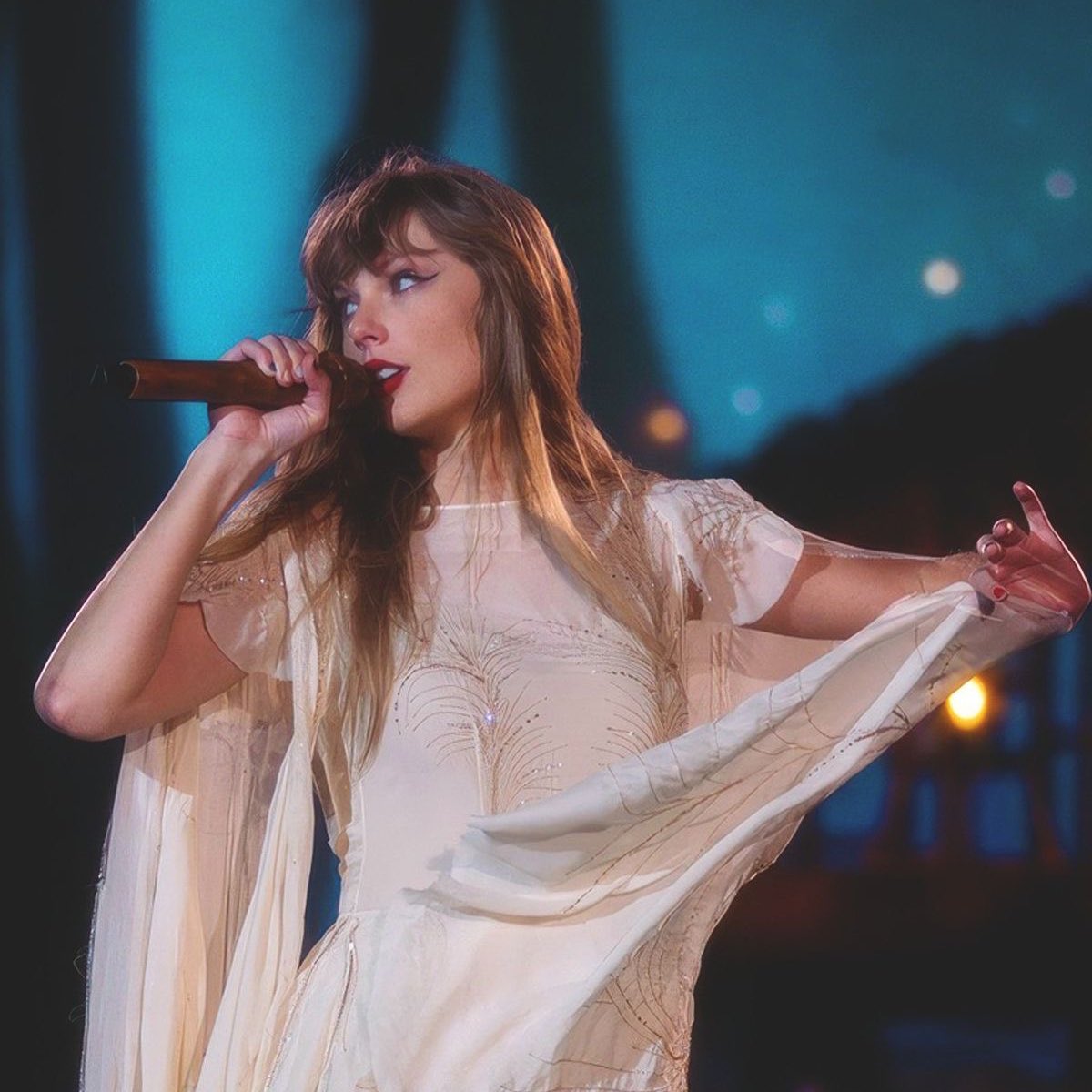 Taylor Updates Italia tweet media