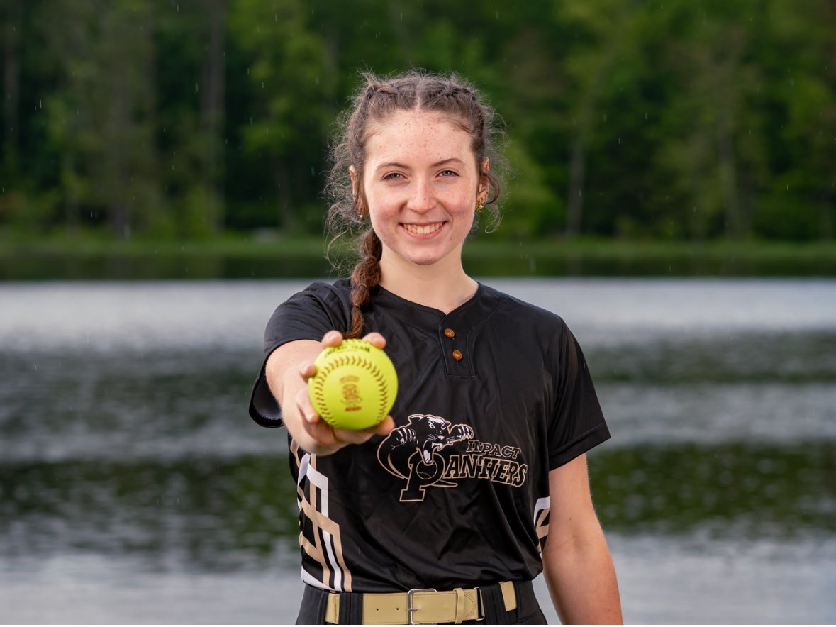panthers09hawk's tweet photo. Happy 16th birthday to our rock behind the plate, Elizabeth Baur!  So excited that the Panther Family gets to help you celebrate this weekend - time to take the Gold as the ultimate birthday gift!!! 💪 https://t.co/g2rB9jqBT1