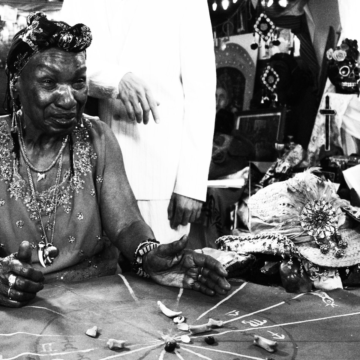 POPOLARE (Gabry Ponte Remix)
FUORI ORA 
🕺🏻🪩

michelebravi.bfan.link/popolare-gabry…