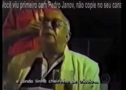 Figueiredo, o último ditador do Brasil, conta em um vídeo, que esteve na Bahia, na igreja do Bonfim. Duas baianas se aproximaram dele, abraçaram o velho decrépito, lhe beijaram. +