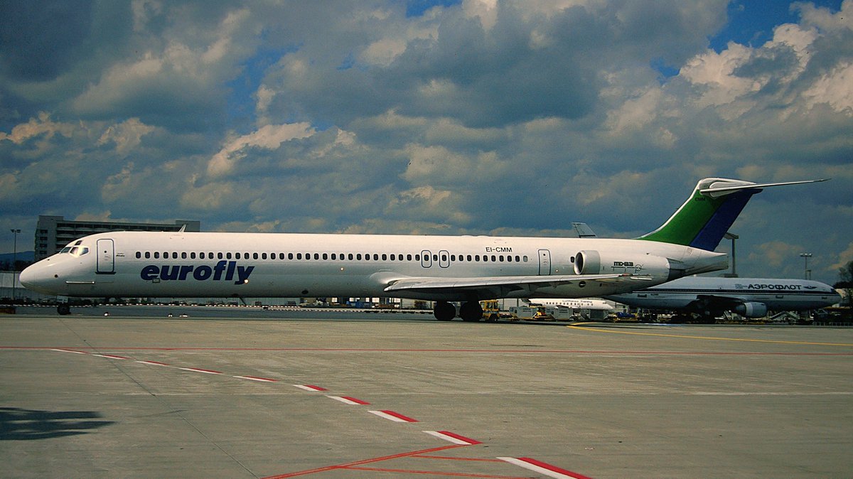 Registration:  EI-CMM
Aircraft type:  McDonnell Douglas MD-83
MSN/LN:  49937 / 1784
Airline:  Eurofly
Date:  April 08th, 1996
Location:  Frankfurt (FRA)
📷: Collection Willy Michalk
#avgeek #MD80