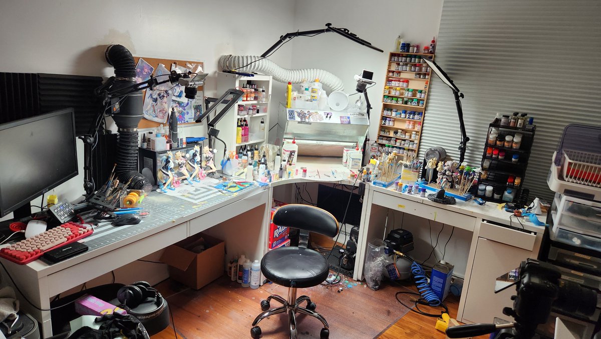 kalmia_ama's tweet photo. Garage Kit workroom
Before → After https://t.co/sMR9Tsmkyv
