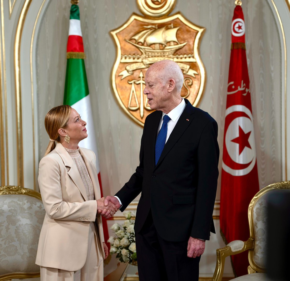 Ho incontrato oggi, in missione in Tunisia, il Presidente della Repubblica Kais Saied. Durante l’incontro abbiamo condiviso l’eccellente livello della cooperazione bilaterale - a partire dallo stato di avanzamento delle progettualità del Piano Mattei per l’Africa - e fatto il