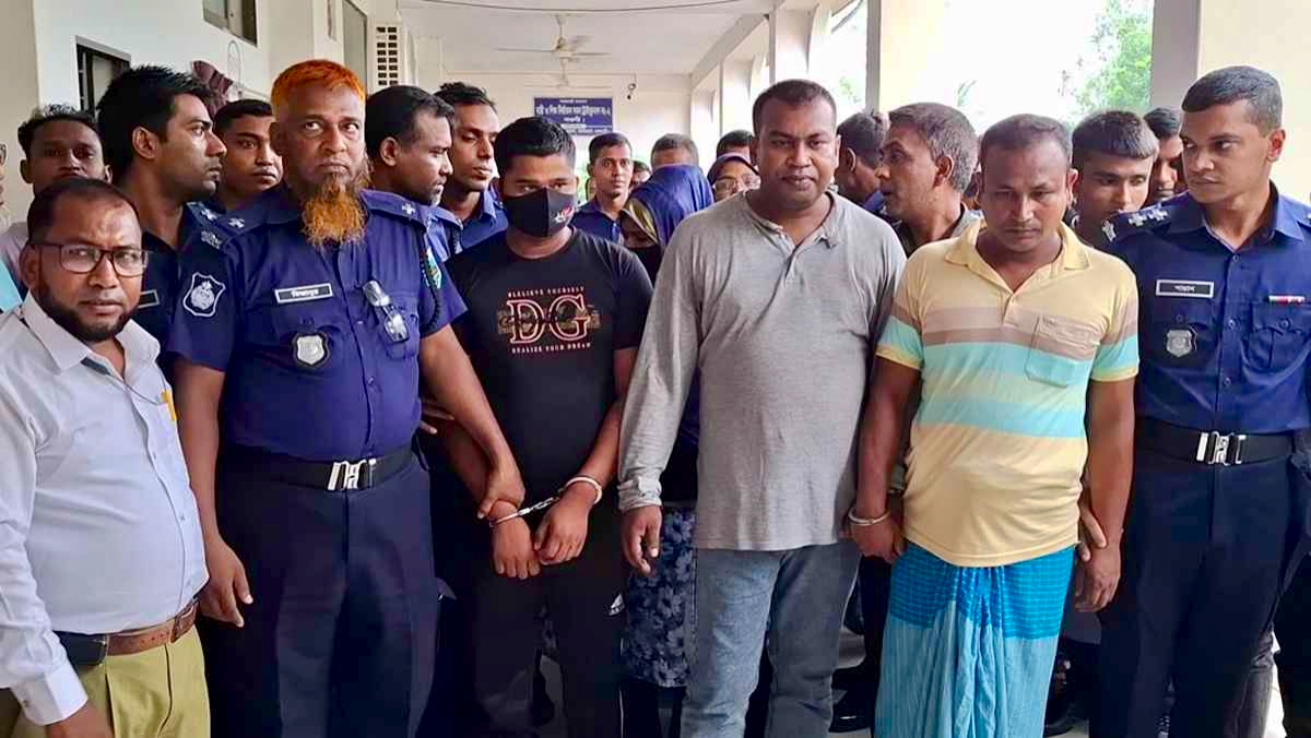 নওগাঁয় হত্যা মামলায় দুইজনের মৃত্যুদণ্ড ও ধর্ষণ মামলায় যাবজ্জীবন ২