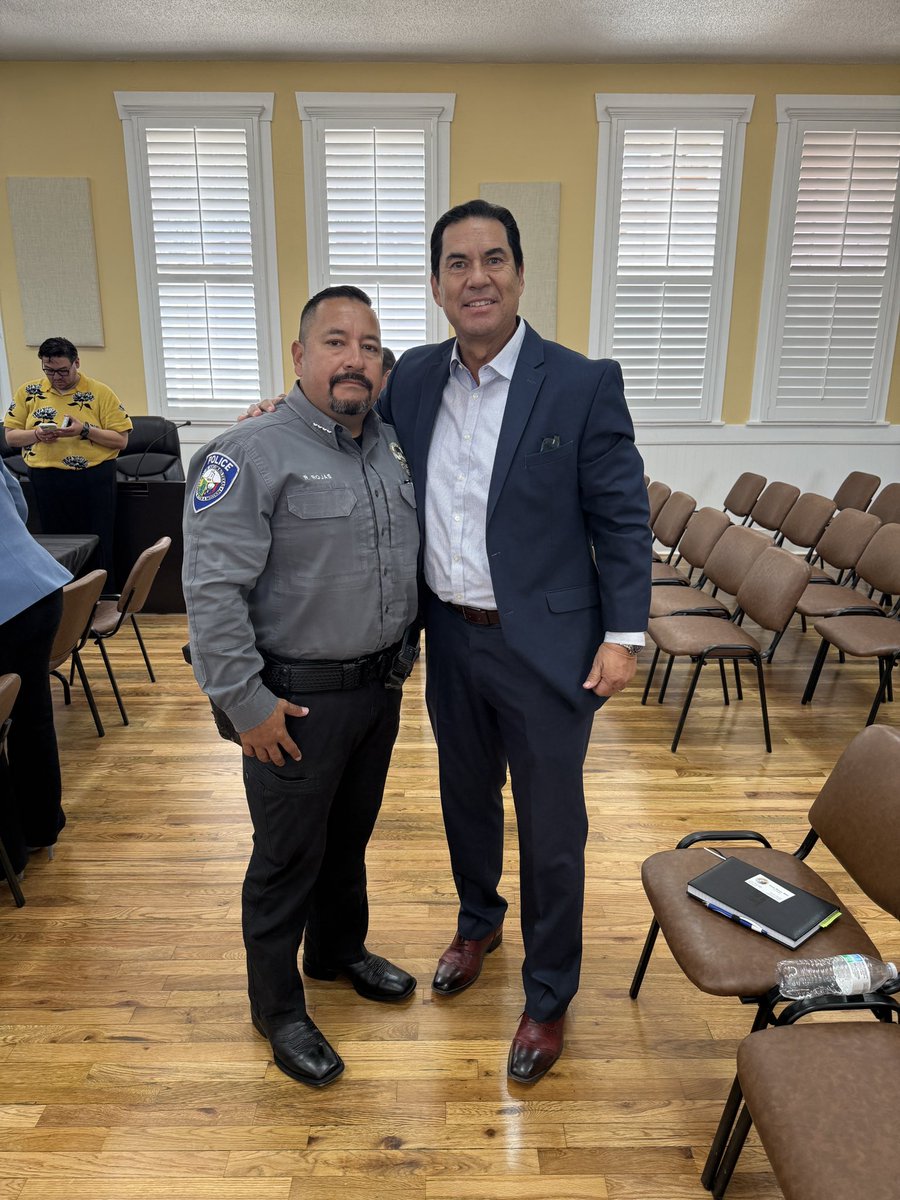 Robert C. Rojas (@1red02) on Twitter photo Great to reconnect with my former MHS Football Coach, <a href="/DCarrasco_OP/">David G. Carrasco</a>. Coaches like him played a huge role in keeping me on track during my childhood and shaping the person I am today. Grateful for the lasting impact of great mentors. #MontwoodRams #CoachesMakeADifference Great to reconnect with my former MHS Football Coach, <a href="/DCarrasco_OP/">David G. Carrasco</a>. Coaches like him played a huge role in keeping me on track during my childhood and shaping the person I am today. Grateful for the lasting impact of great mentors. #MontwoodRams #CoachesMakeADifference