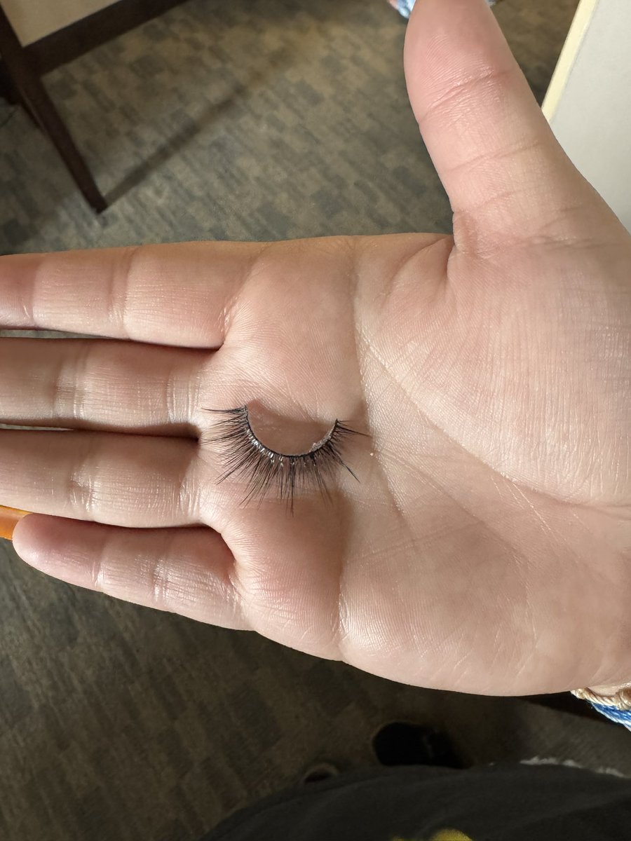 Flora110518's tweet photo. Hey if you where at the #AteezTacoma #concert I may have come home with yo lash……. https://t.co/GFAdno0auQ