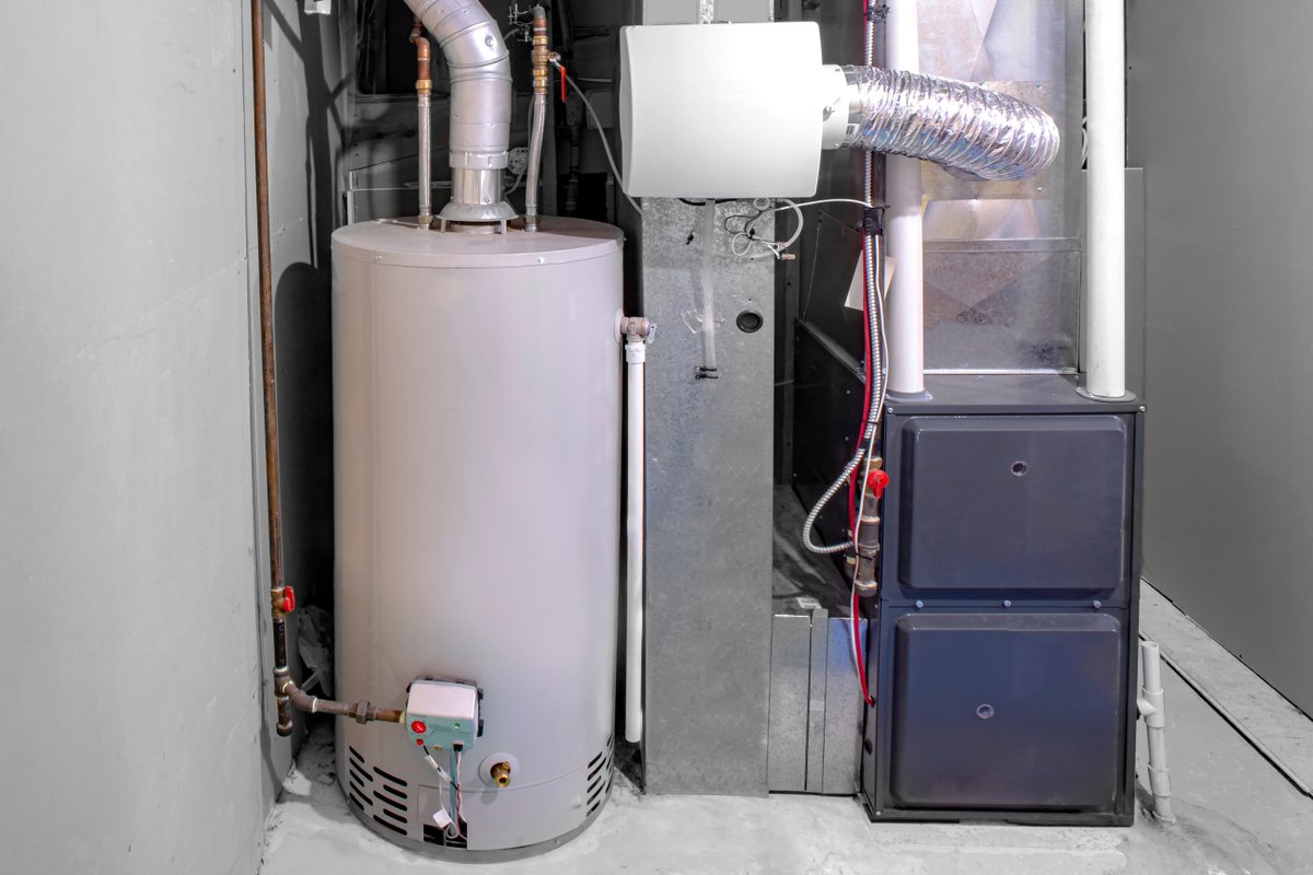 PSEGdelivers's tweet image. #PSEGTips: Flood water can damage the electric components in your boiler or water heater, causing it to overheat. 
Overheating boilers are extremely dangerous, so it’s important to know the signs: Boiler will not turn off, leaking steam, rumbling noise, burning smell, red glow,…