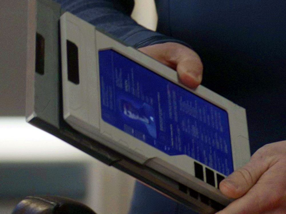 Spock's personnel file was first seen in the #StarTrekSNW second season episode "Among the Lotus Eaters" (2nd pic). We get a much better look at it and can even make out some of the text in the season 3 episode "Wedding Bell Blues" (1st pic).