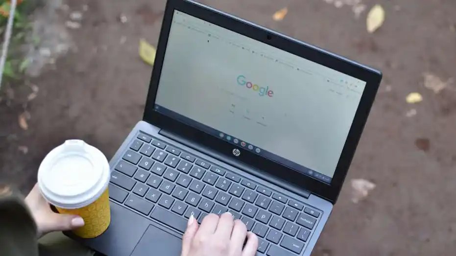 Cybercriminals are using AI-powered cloaking tools to hide scam sites from security systems. Update your software, use strong antivirus, and beware suspicious links to stay safe!  foxnews.com/tech/how-ai-no…