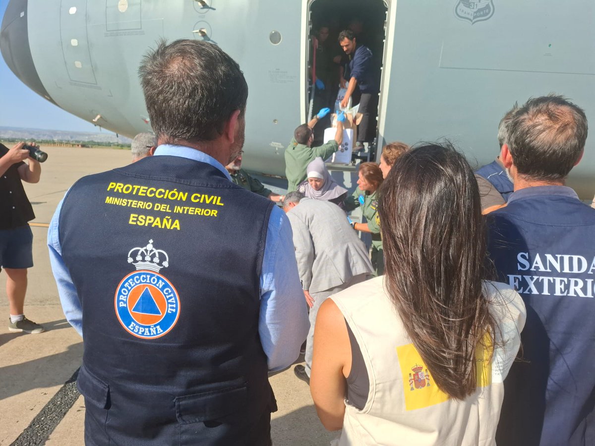 proteccioncivil's tweet photo. 🧡 Desde @proteccioncivil @interiorgob activamos el Mecanismo Europeo de Protección Civil @eu_echo para traer a #Espana a los niños heridos y enfermos de #Gaza que acaban de aterrizar en #Zaragoza y serán atendidos en hospitales de nuestro país. https://t.co/cOIcifpAFa