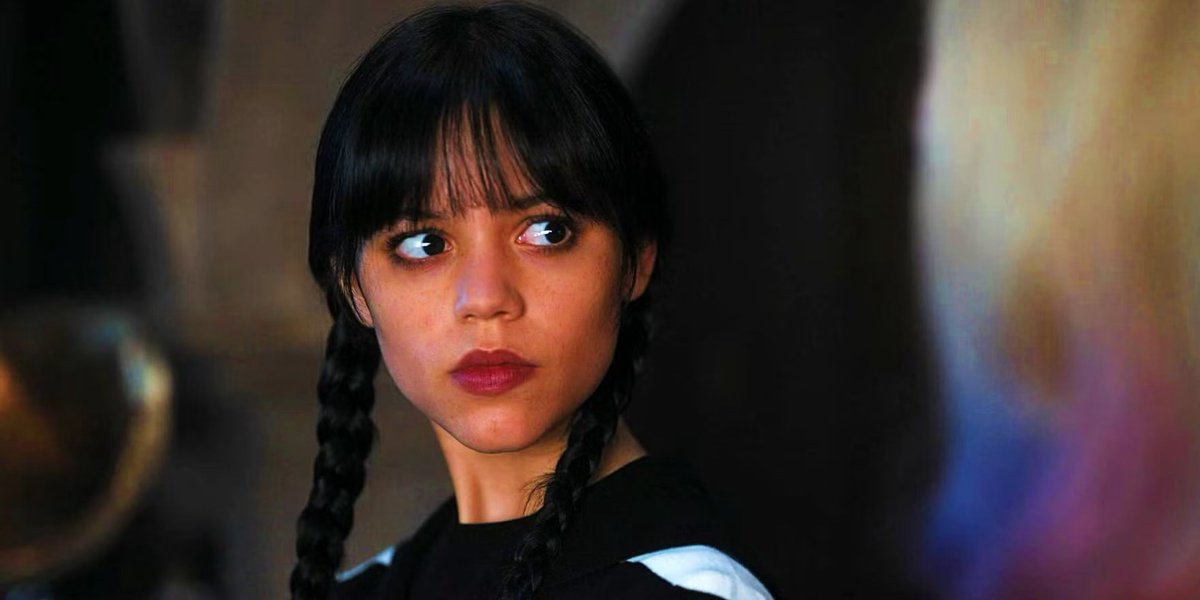 animedodly's tweet image. In the left pic she is 17!!! And the right picture she is almost 23?!?  Jenna Did not have any surgery to remover her buccal fat, it’s a mixture of growing up make up and weightloss. I will show you some pictures of her earlier this year and from 2023/22