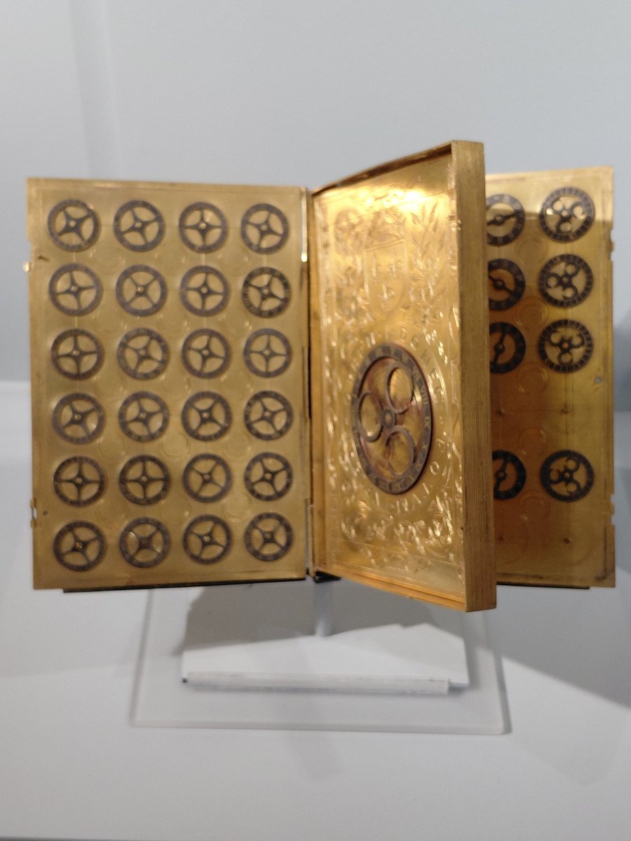 Una bona mostra de l'enginy a l'època del Renaixement: un dispositiu per xifrar i desxifrar missatges. La màquina Enigma del segle XVI, al Musée National de la Renaissance a Ecouen, prop de París. Una preciositat amb 48 rodes, la seva combinació de xifres i lletres donava la clau